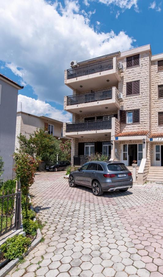 Apartments Amigos Podstrana Exterior photo