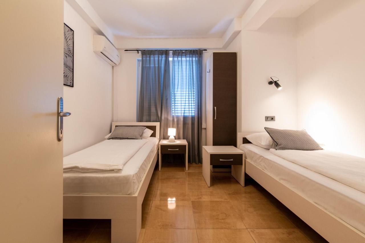 Apartments Amigos Podstrana Exterior photo
