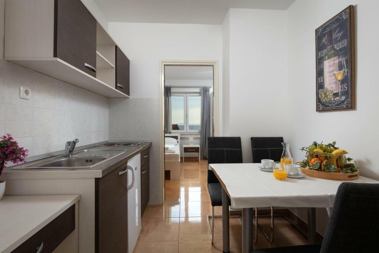 Apartments Amigos Podstrana Exterior photo